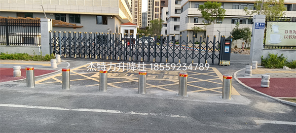 杰特力-圖書館門口升降柱