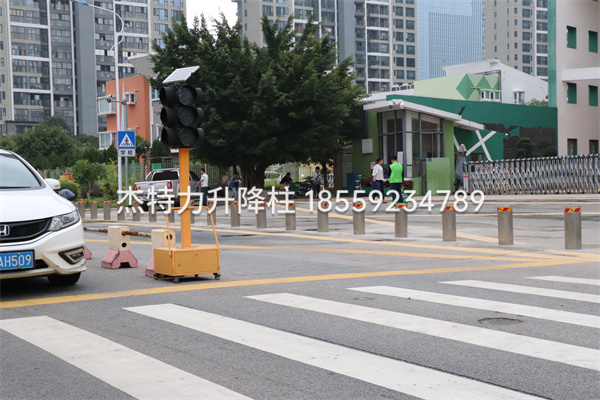 杰特力-公路隔離防撞升降柱